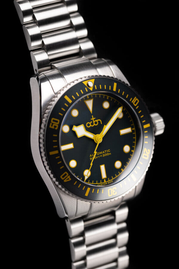 Meteor Grey Watch with Stainless Steel Bracelet - Image 4