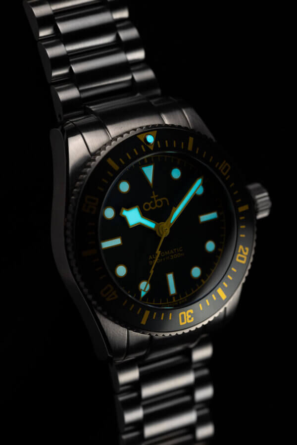 Meteor Grey Watch with Stainless Steel Bracelet - Image 5