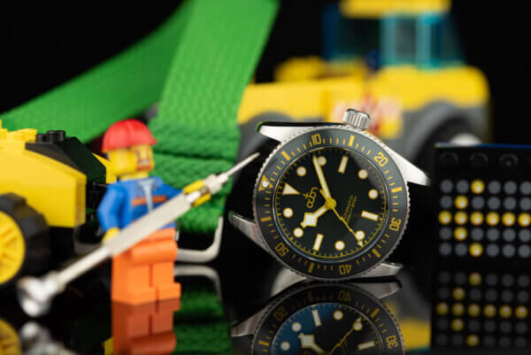 Meteor Grey Watch with Stainless Steel Bracelet - Image 8