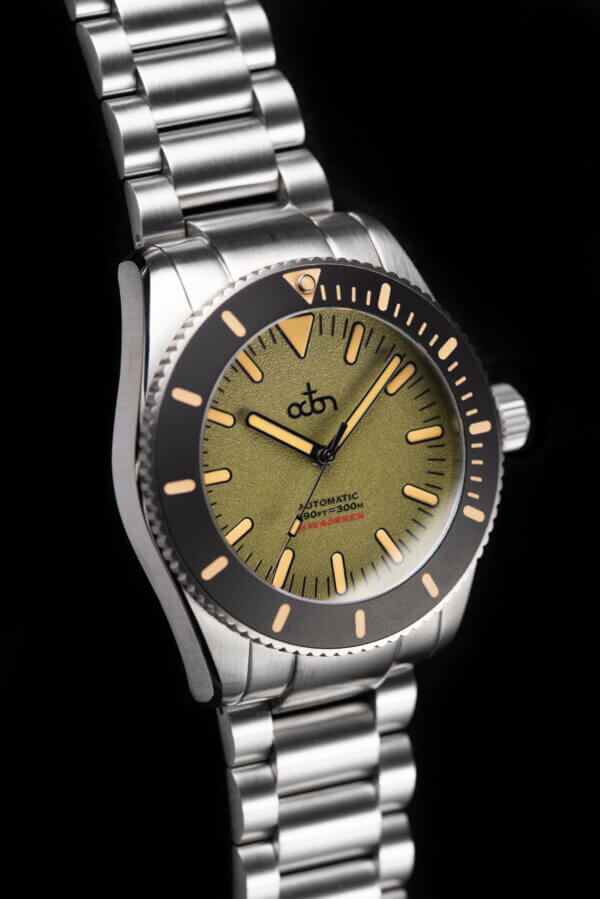 Havsörnen – Moss Green Watch with Stainless Steel Bracelet - Image 4