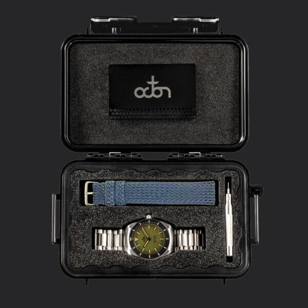 Havsörnen – Moss Green Watch with Stainless Steel Bracelet - Image 7